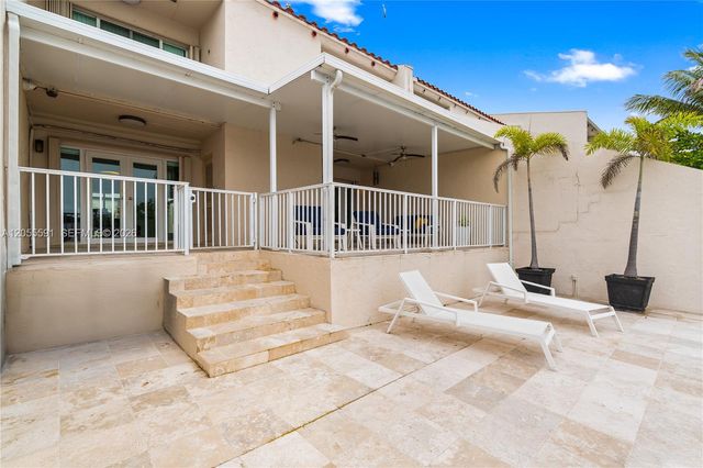 7282 Jacaranda Ln, Miami Lakes, FL 33014