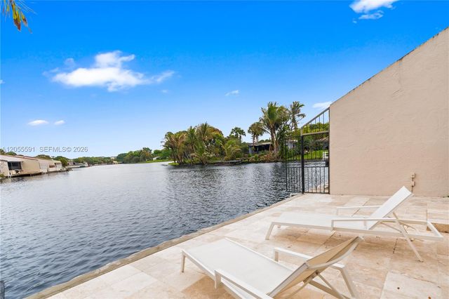 7282 Jacaranda Ln, Miami Lakes, FL 33014