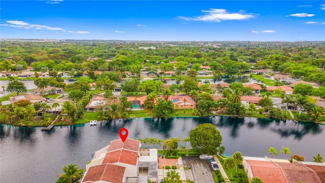 7282 Jacaranda Ln, Miami Lakes, FL 33014