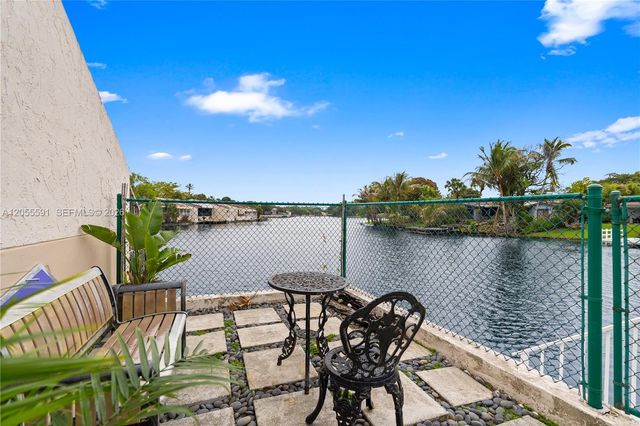 7282 Jacaranda Ln, Miami Lakes, FL 33014