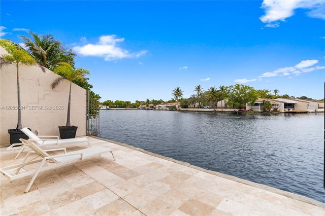 7282 Jacaranda Ln, Miami Lakes, FL 33014