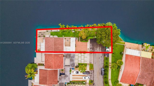7282 Jacaranda Ln, Miami Lakes, FL 33014