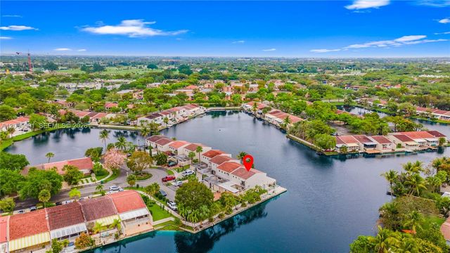 7282 Jacaranda Ln, Miami Lakes, FL 33014