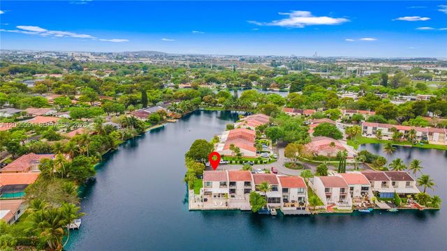7282 Jacaranda Ln, Miami Lakes, FL 33014