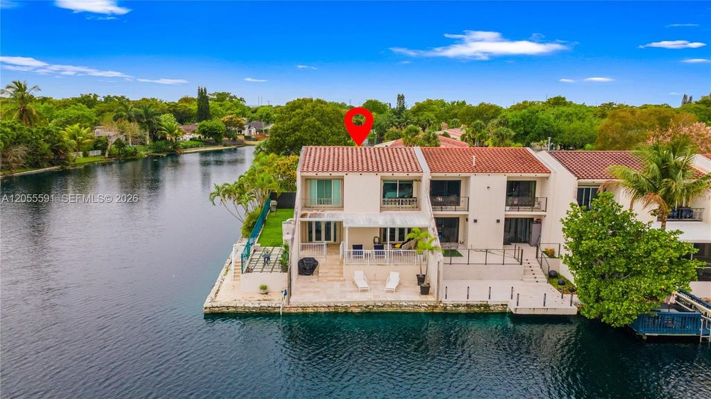 7282 Jacaranda Ln, Miami Lakes, FL 33014