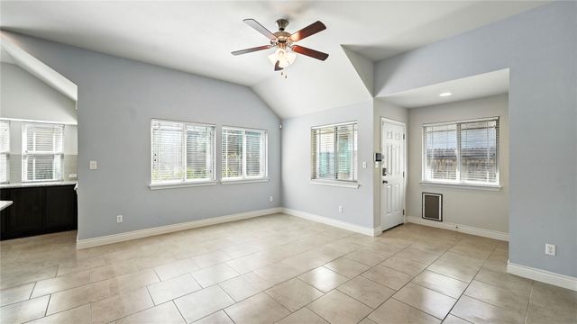 490 Nautical LOOP, Kyle, TX 78640