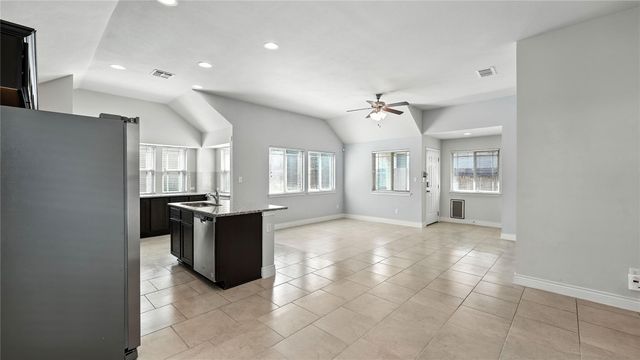 490 Nautical LOOP, Kyle, TX 78640