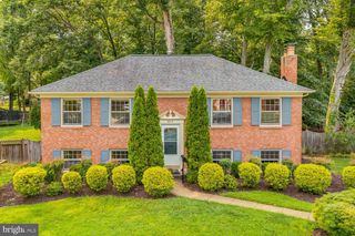 8010 CANDLEWOOD DR, Alexandria, VA 22306