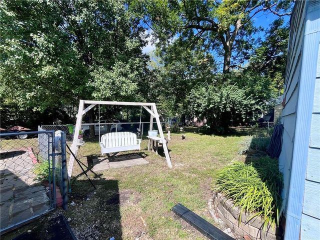 706 S Butler Drive, Harrisonville, MO 64701