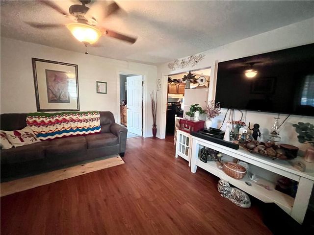 706 S Butler Drive, Harrisonville, MO 64701