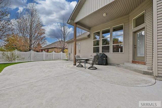 214 Whisper Cove Place, Idaho Falls, ID 83404