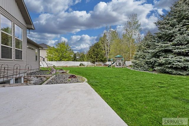 214 Whisper Cove Place, Idaho Falls, ID 83404