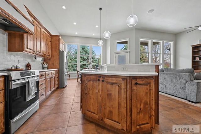 214 Whisper Cove Place, Idaho Falls, ID 83404