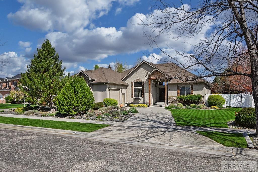 214 Whisper Cove Place, Idaho Falls, ID 83404