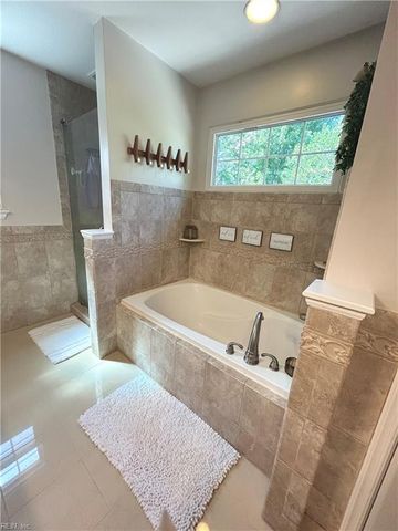 920 Foxboro DR, Newport News, VA 23602