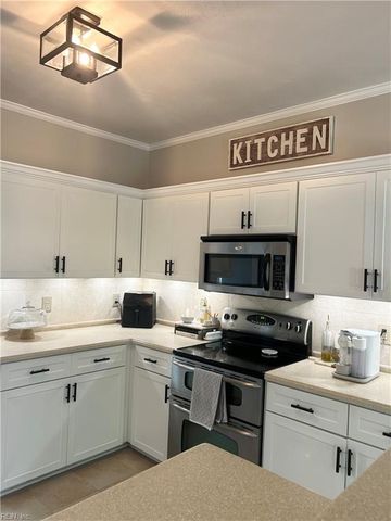 920 Foxboro DR, Newport News, VA 23602