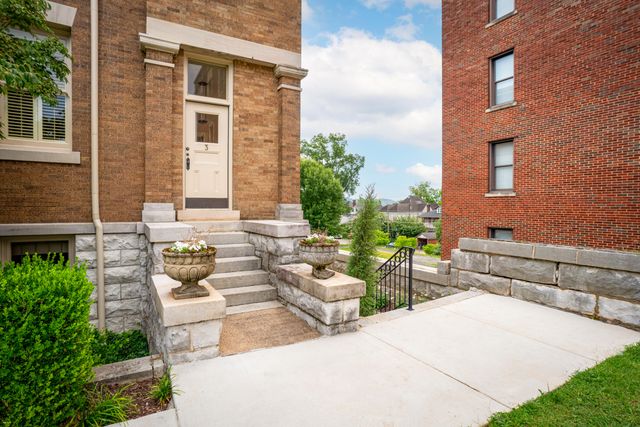 900 Vine Street 3, Chattanooga, TN 37403