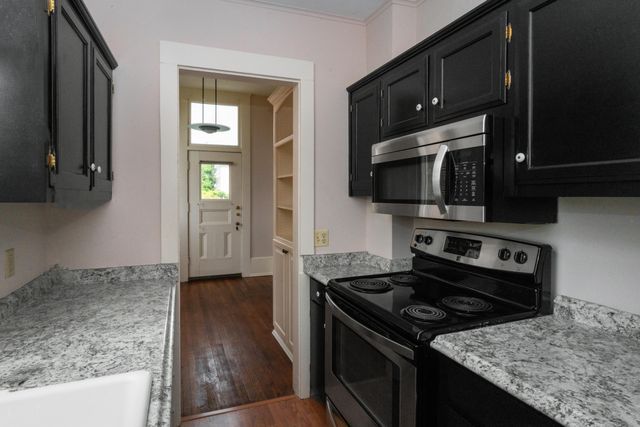 900 Vine Street 3, Chattanooga, TN 37403