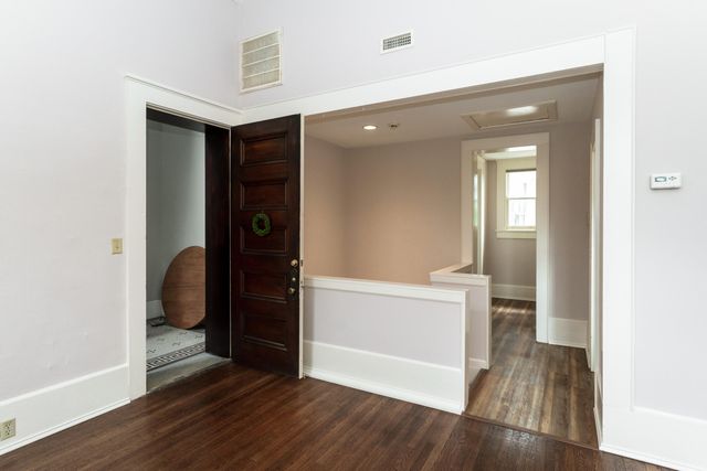 900 Vine Street 3, Chattanooga, TN 37403