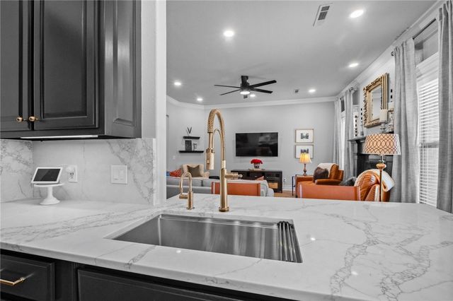 5705 S 47th Street, Rogers, AR 72758