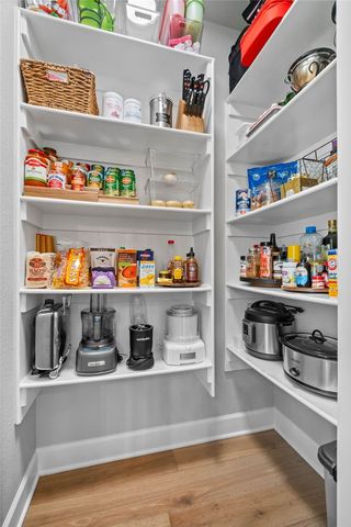 5705 S 47th Street, Rogers, AR 72758