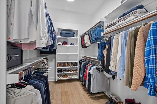 5705 S 47th Street, Rogers, AR 72758