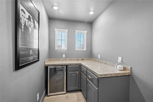 5705 S 47th Street, Rogers, AR 72758