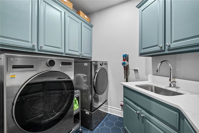 5705 S 47th Street, Rogers, AR 72758