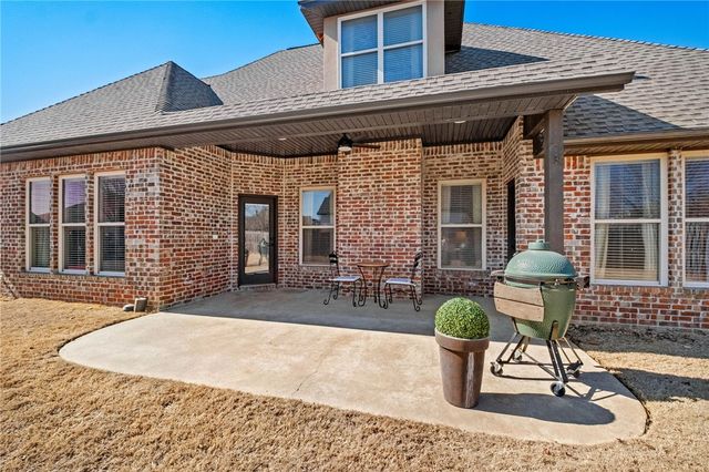 5705 S 47th Street, Rogers, AR 72758