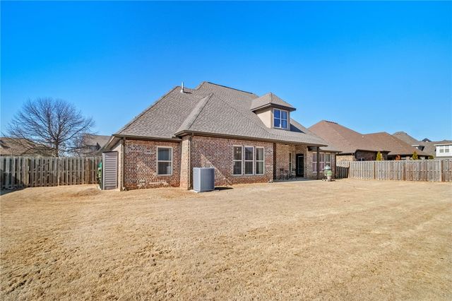 5705 S 47th Street, Rogers, AR 72758