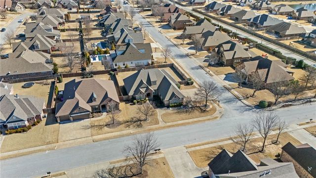 5705 S 47th Street, Rogers, AR 72758