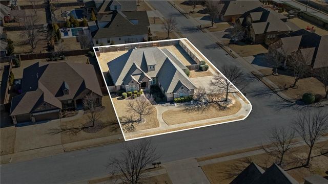 5705 S 47th Street, Rogers, AR 72758