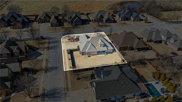 5705 S 47th Street, Rogers, AR 72758