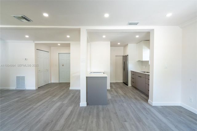 2250 NW 154th St, Miami Gardens, FL 33054