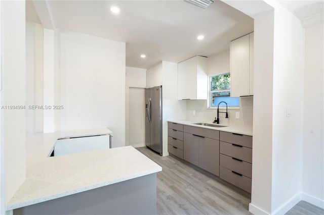 2250 NW 154th St, Miami Gardens, FL 33054