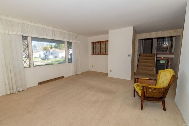 2621 Oak Leaf Cove, South Bend, IN 46628