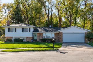 2621 Oak Leaf Cove, South Bend, IN 46628