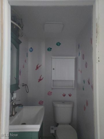 57 Wilson Avenue, Niles, OH 44446