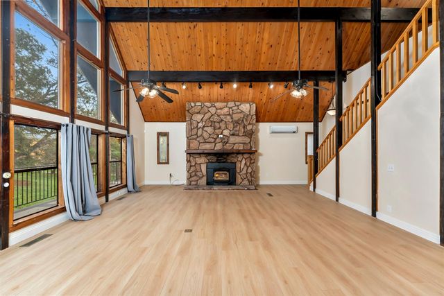 10922 E Lime Kiln Rd, Grass Valley, CA 95949