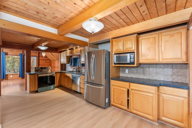 10922 E Lime Kiln Rd, Grass Valley, CA 95949