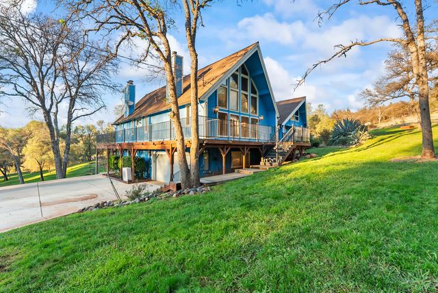 10922 E Lime Kiln Rd, Grass Valley, CA 95949