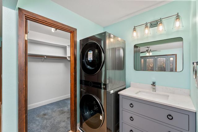 10922 E Lime Kiln Rd, Grass Valley, CA 95949