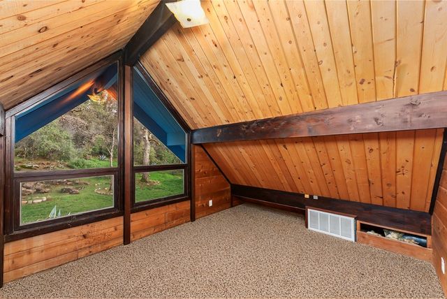 10922 E Lime Kiln Rd, Grass Valley, CA 95949