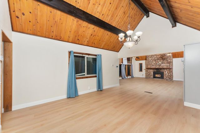 10922 E Lime Kiln Rd, Grass Valley, CA 95949