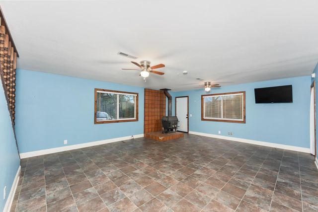 10922 E Lime Kiln Rd, Grass Valley, CA 95949