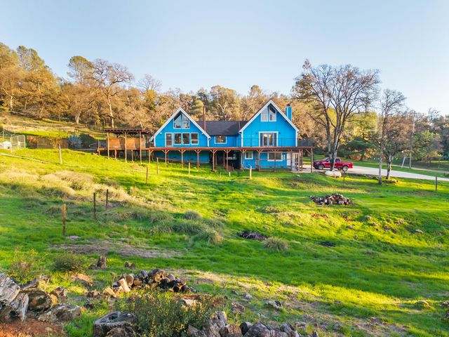 10922 E Lime Kiln Rd, Grass Valley, CA 95949