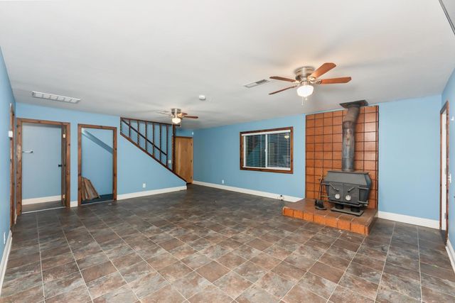 10922 E Lime Kiln Rd, Grass Valley, CA 95949