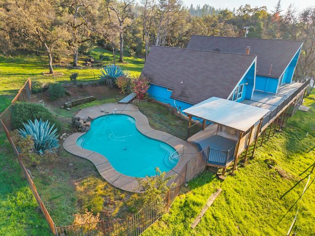 10922 E Lime Kiln Rd, Grass Valley, CA 95949