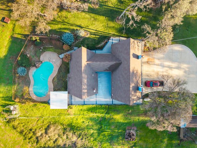 10922 E Lime Kiln Rd, Grass Valley, CA 95949