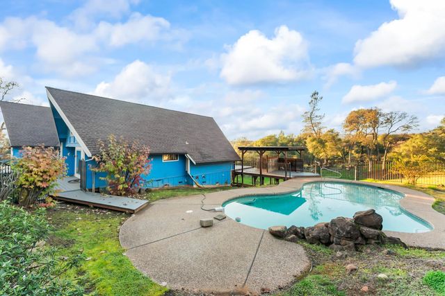 10922 E Lime Kiln Rd, Grass Valley, CA 95949